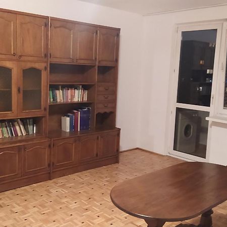 Uroczy Apartament Z Bezplatnych Parkingiem Βαρσοβία Εξωτερικό φωτογραφία